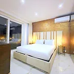 Luxury Living - Seafront Haven In Sliema - Malta
