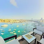 Luxury Living - Seafront Haven In Sliema - Malta