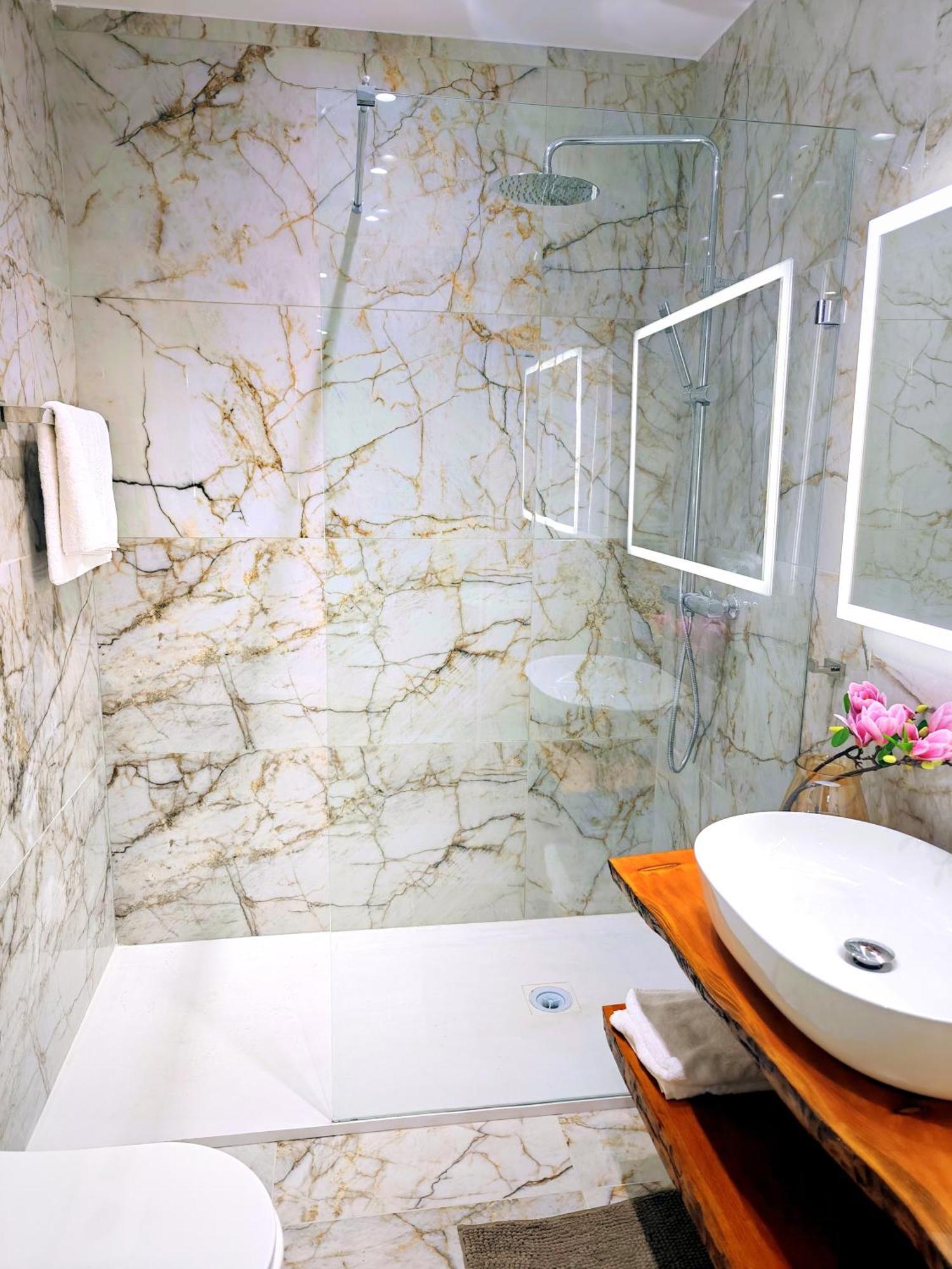 Apartment Luxury Living - Seafront Haven In - Malta *