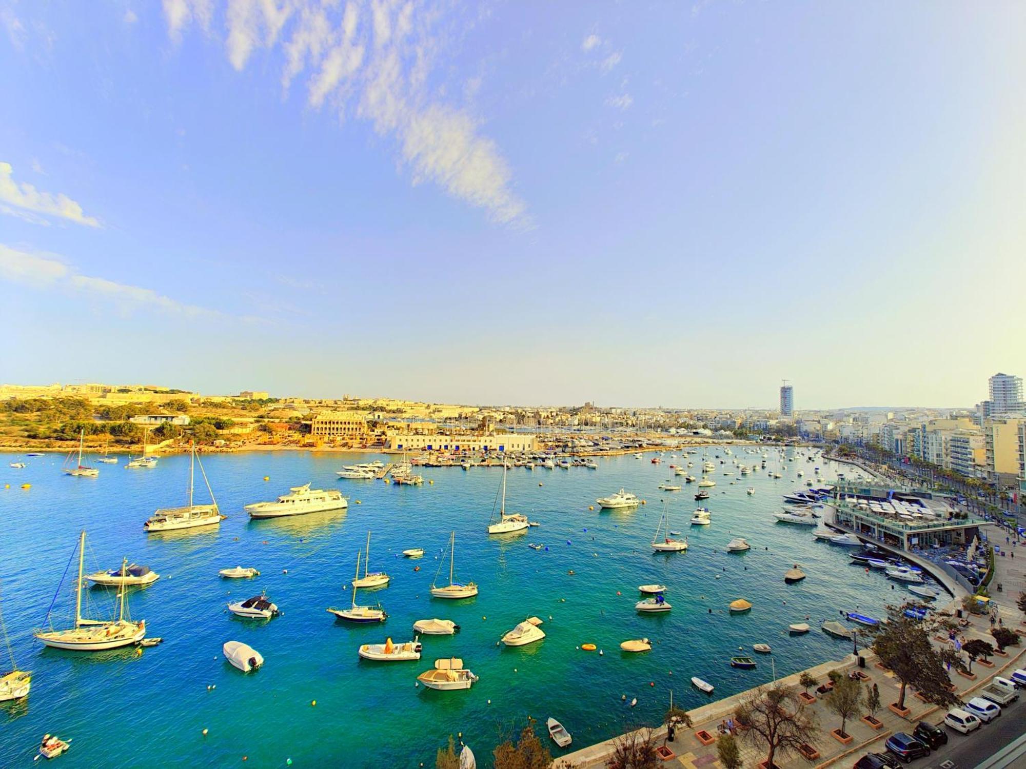 Luxury Living - Seafront Haven In - Malta Apartment Sliema