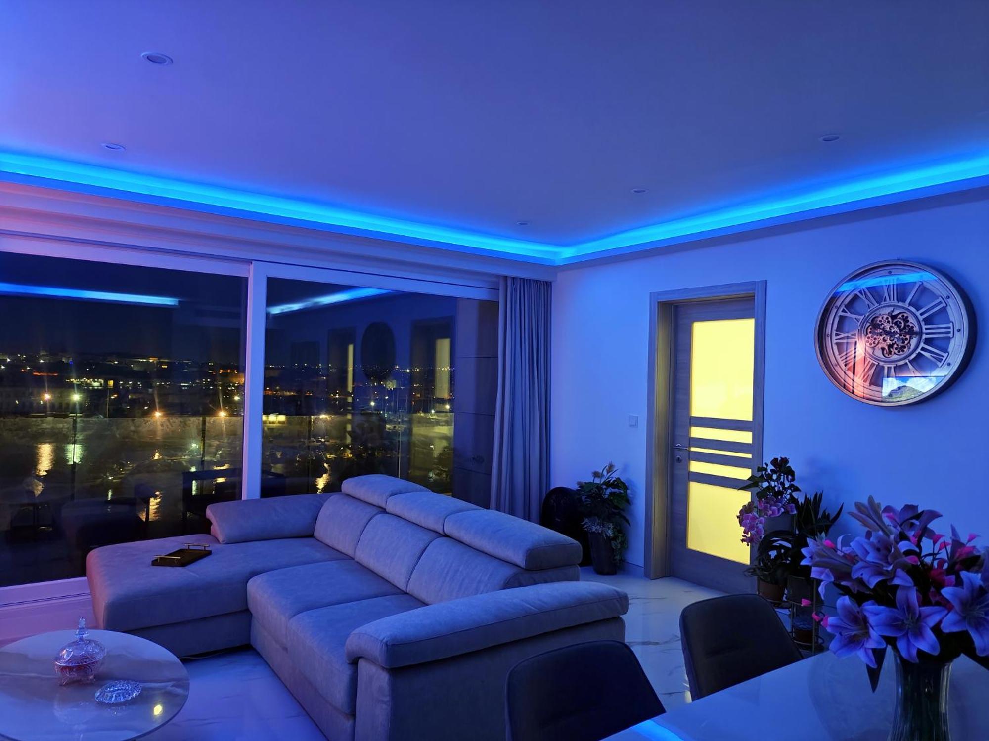 Luxury Living - Seafront Haven In - Malta *