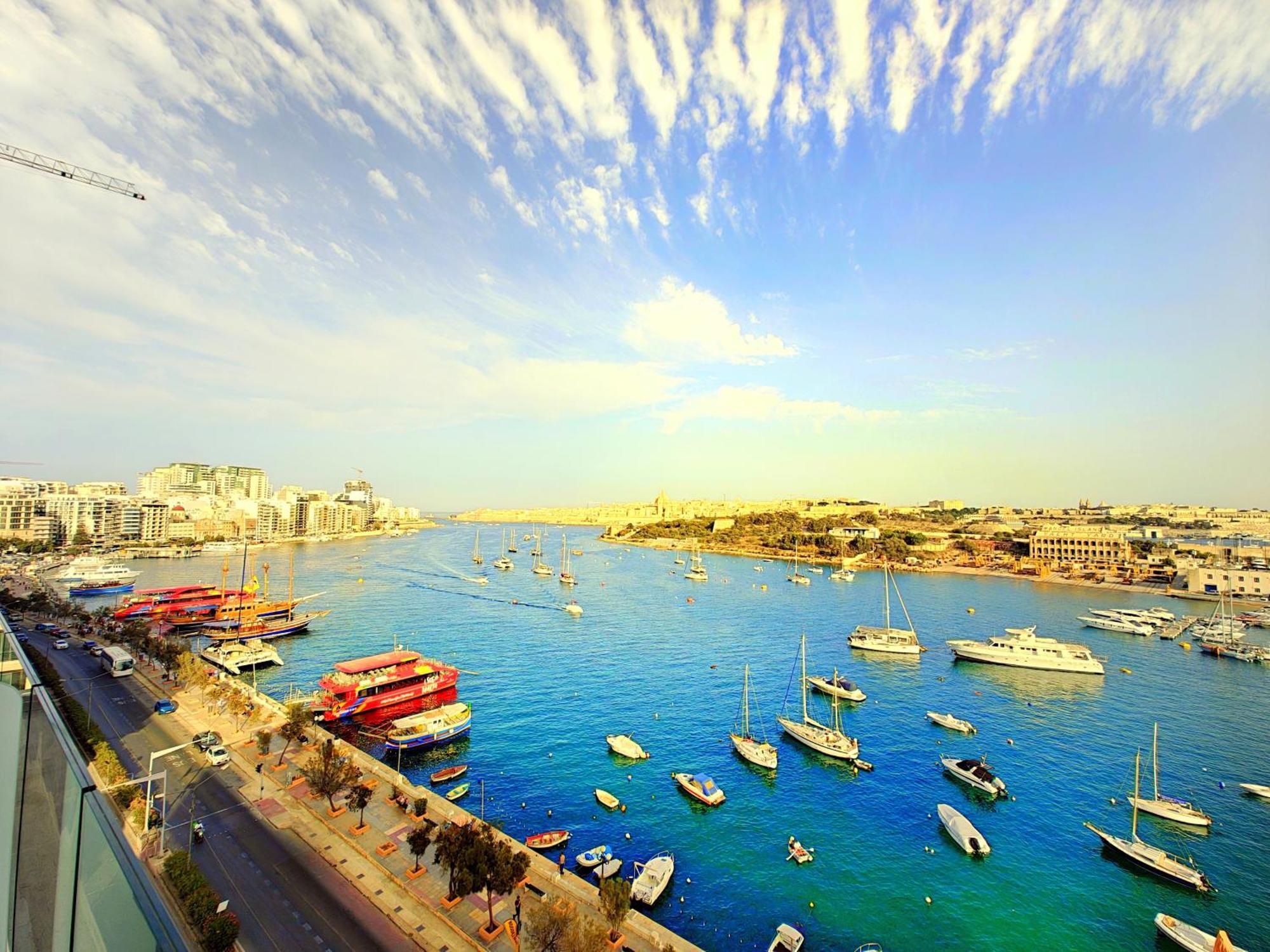 Luxury Living - Seafront Haven In - Malta * Sliema