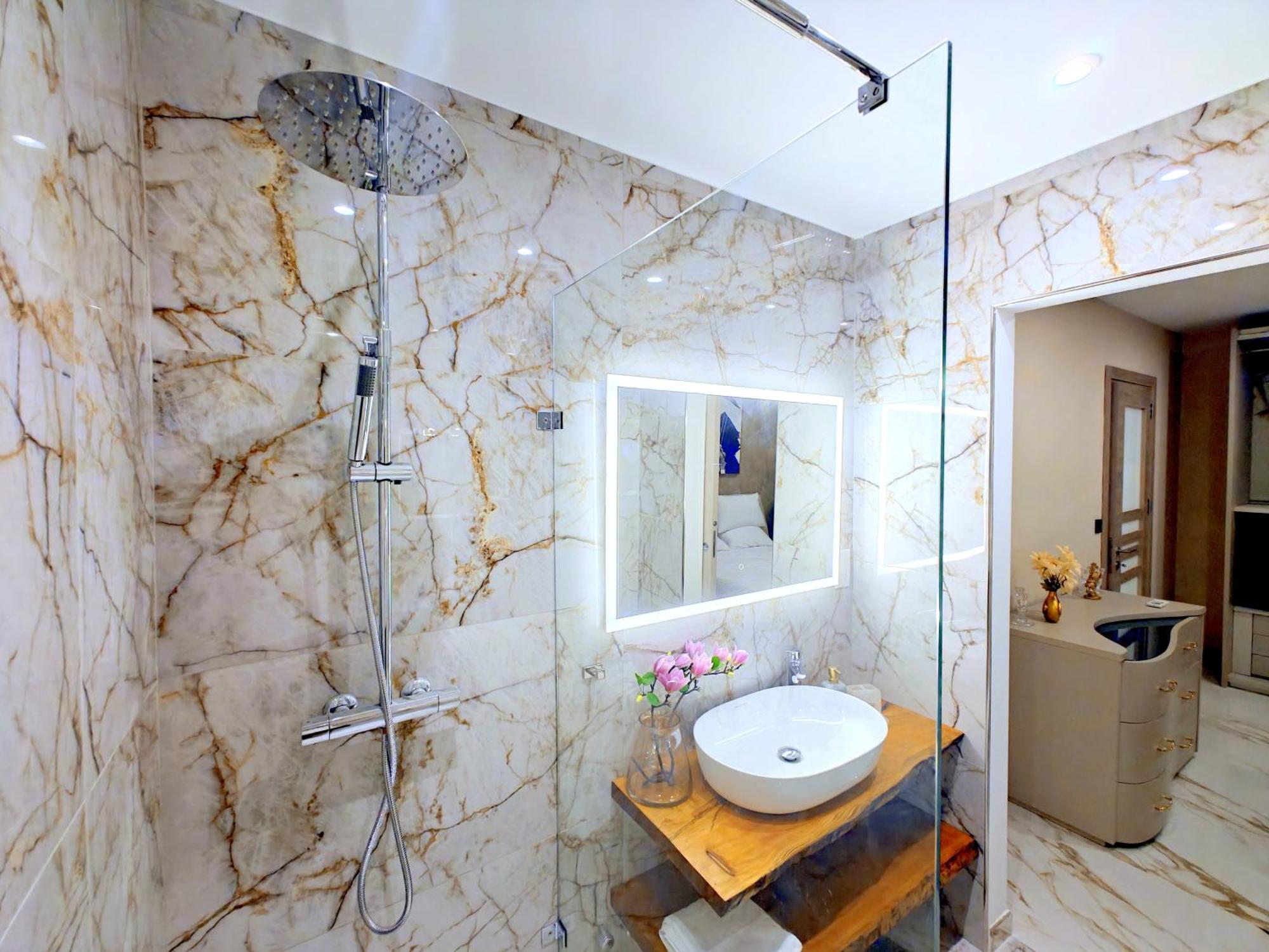 Luxury Living - Seafront Haven In - Malta