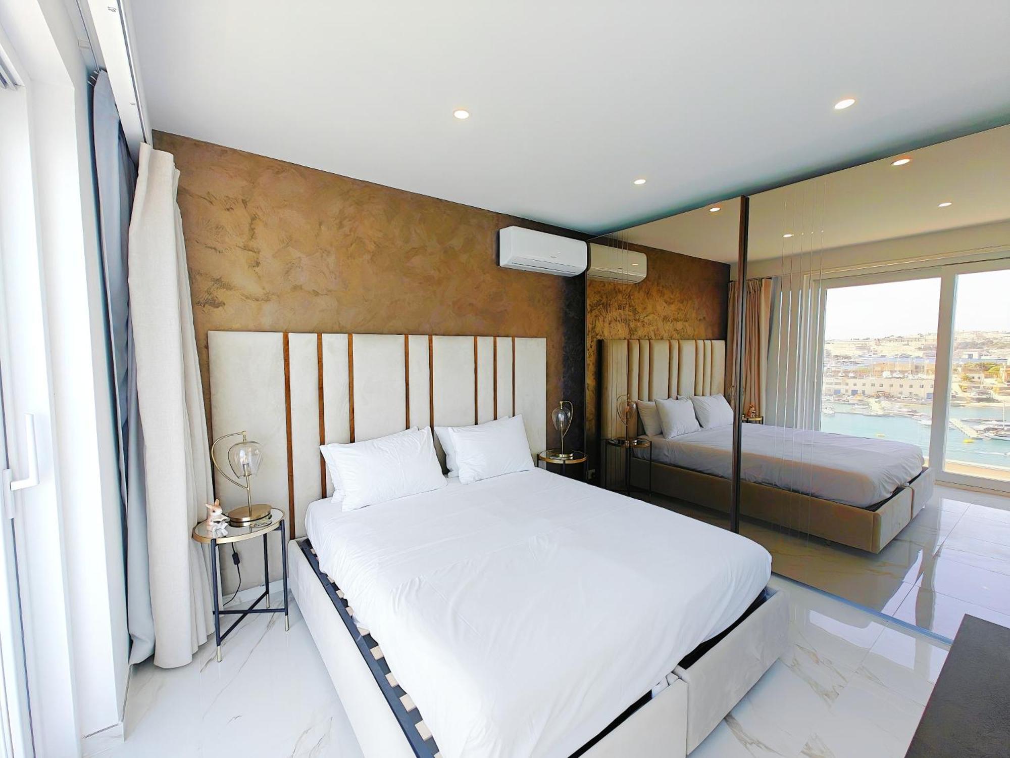 Apartment Luxury Living - Seafront Haven In - Malta Sliema