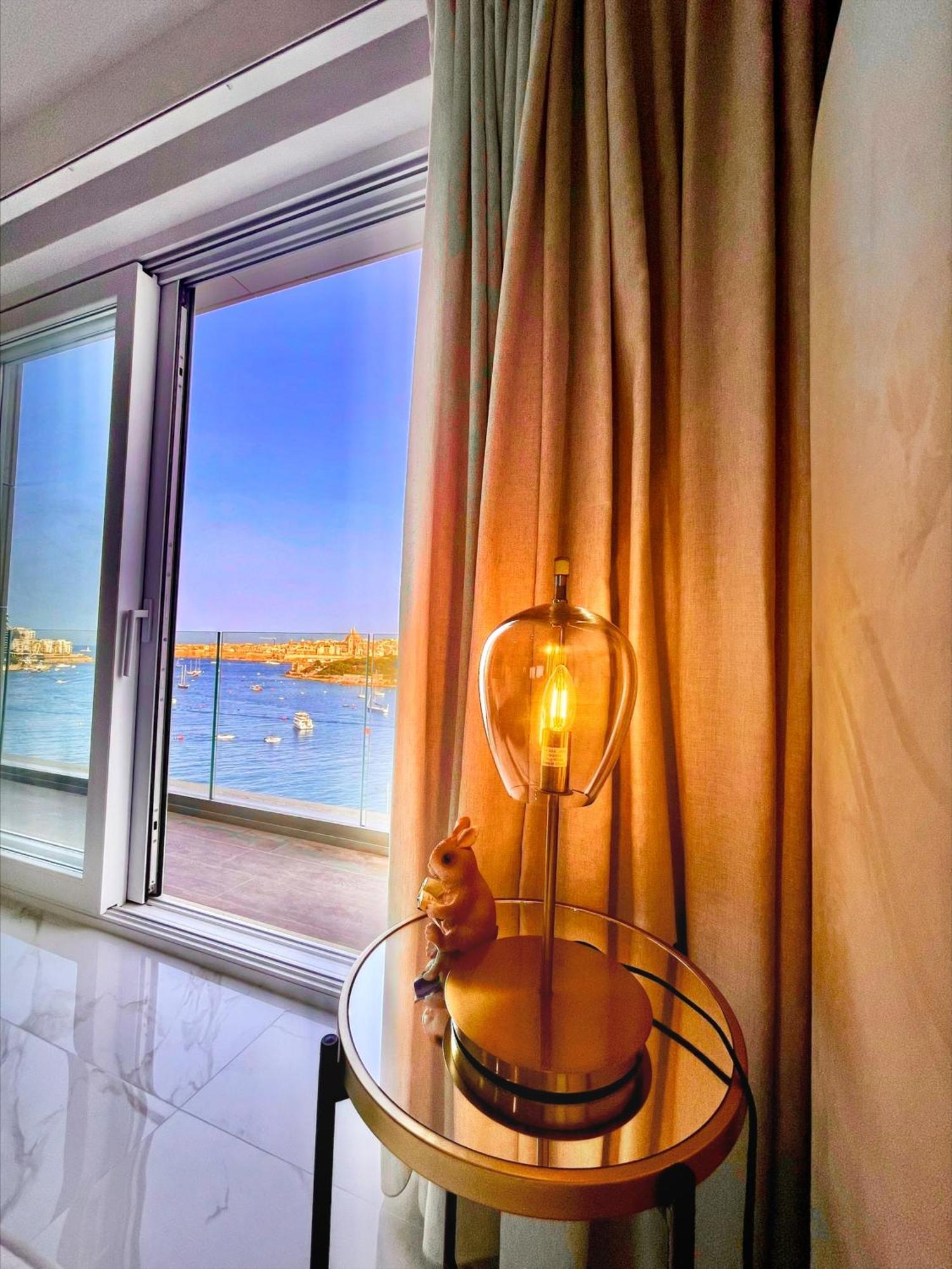 Luxury Living - Seafront Haven In - Malta