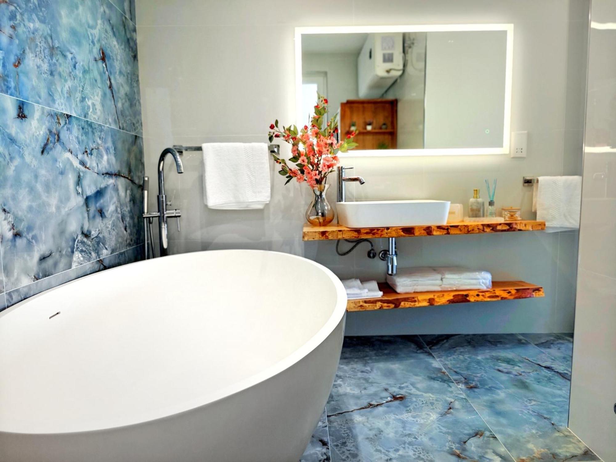 Apartment Luxury Living - Seafront Haven In - Malta Sliema
